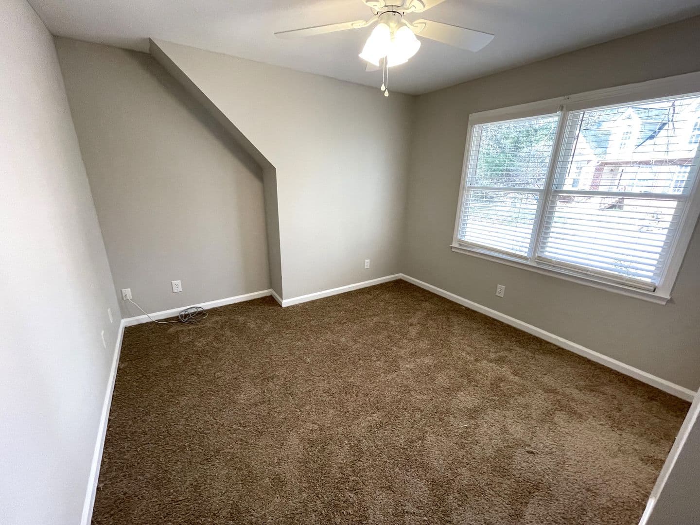 Athens House: 125 Hardin Dr