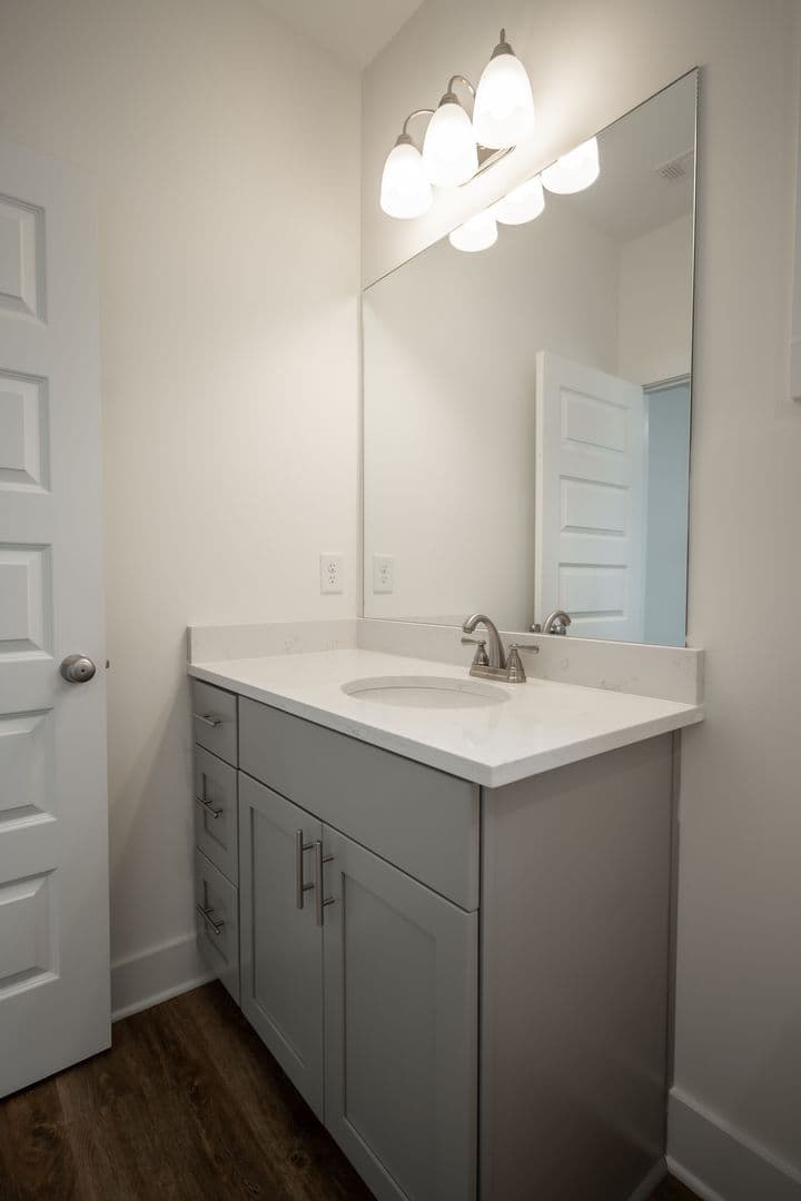 Athens Townhome: 215 Ruth St