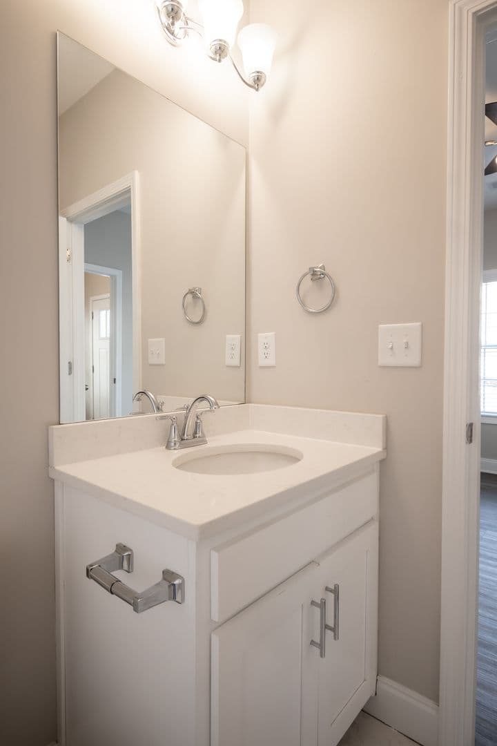 Athens Apartment: 90 Woodsong Ave