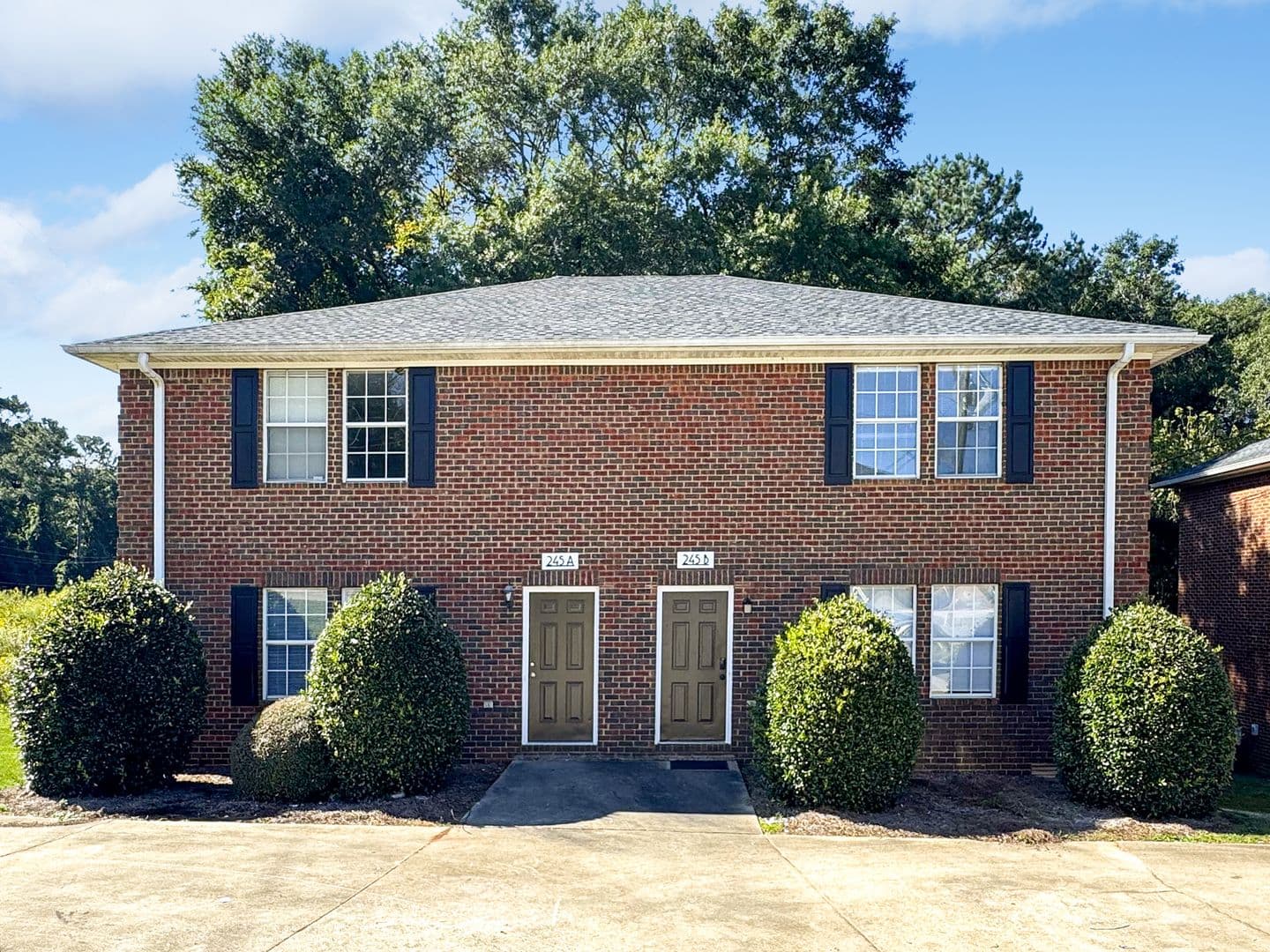 Athens Apartment: 245 Pineview Drive