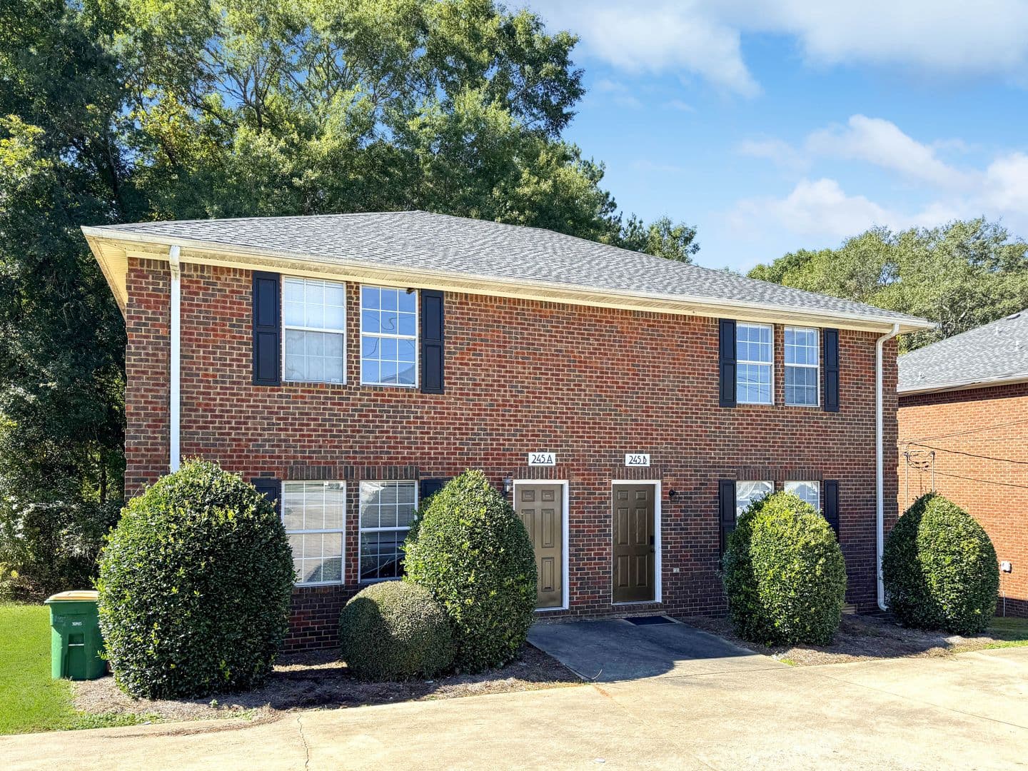 Athens Apartment: 245 Pineview Drive