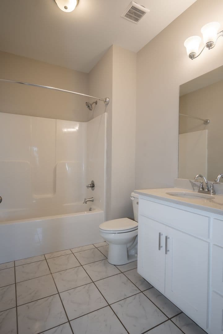 Athens Apartment: 90 Woodsong Ave