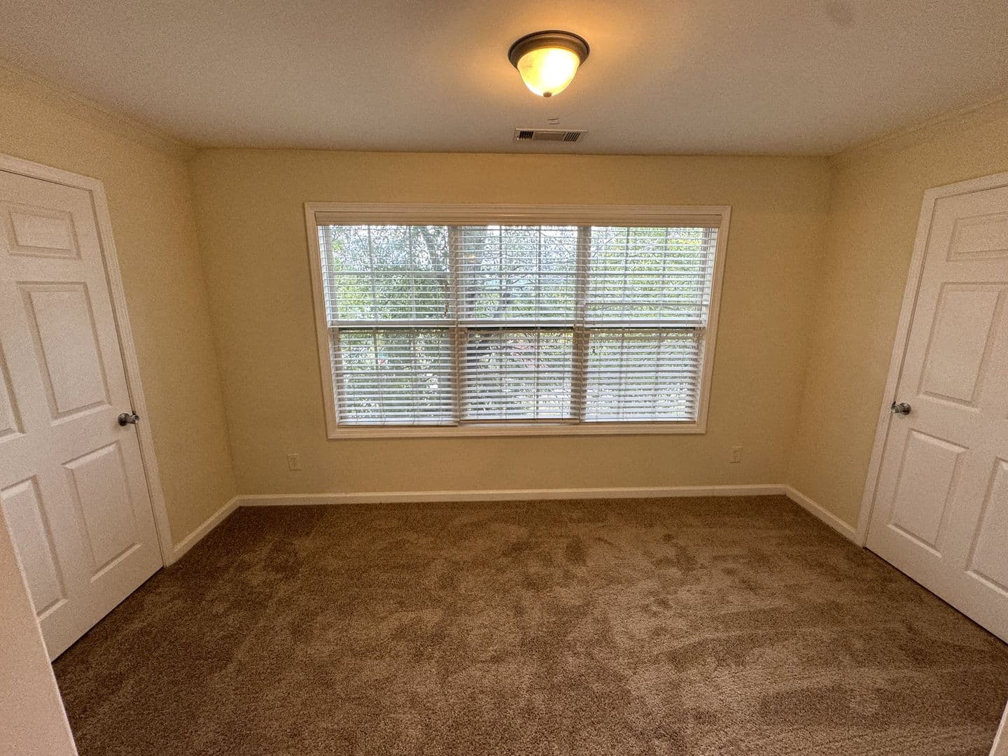 Athens House: 100 Pineview Ct