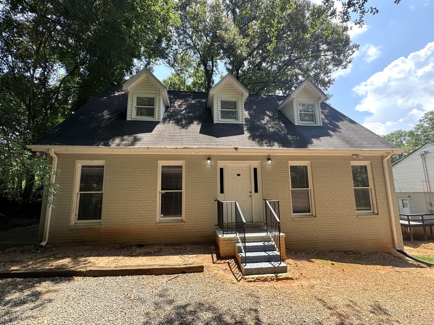 Athens House: 620 Pinecrest Dr