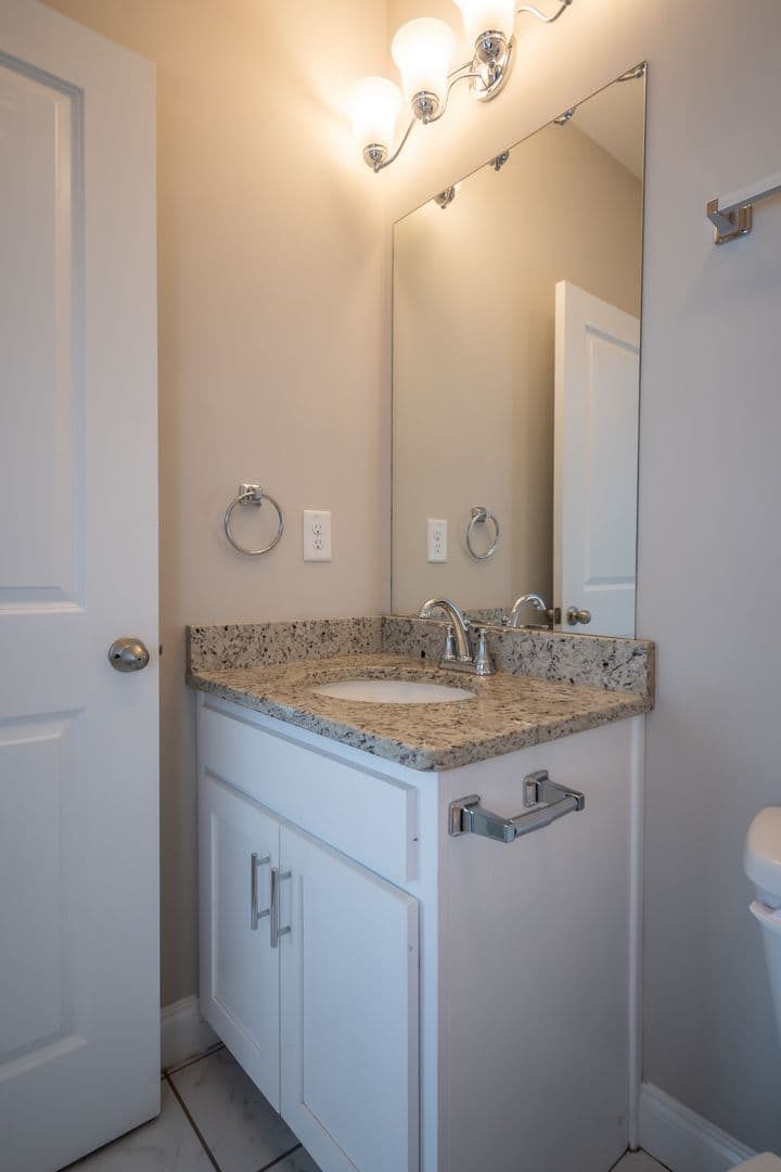 Athens Apartment: 90 Woodsong Ave
