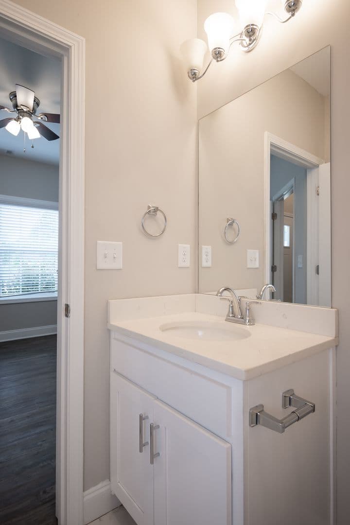 Athens Apartment: 90 Woodsong Ave