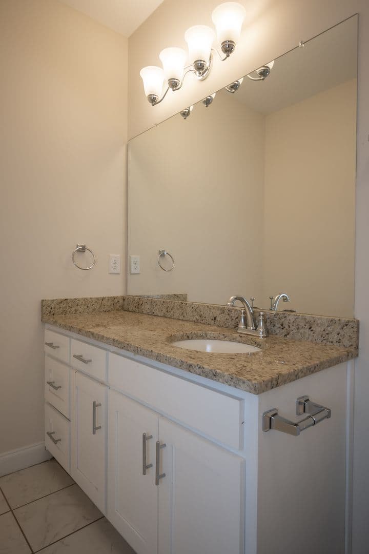 Athens Apartment: 90 Woodsong Ave