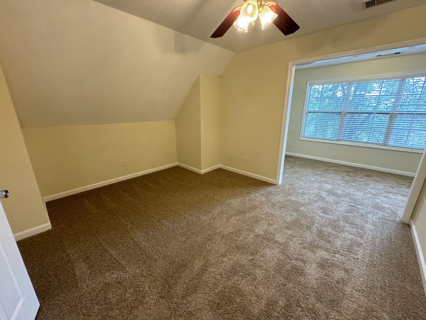 Athens House: 100 Pineview Ct