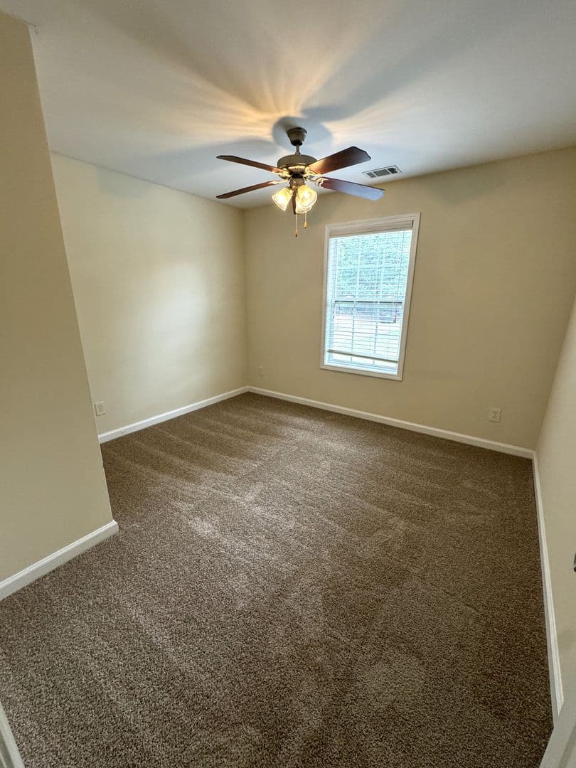 Athens House: 100 Pineview Ct