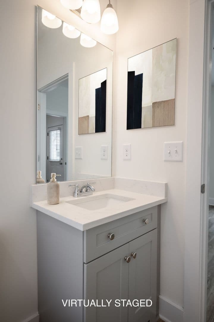 Athens Townhome: 215 Ruth St