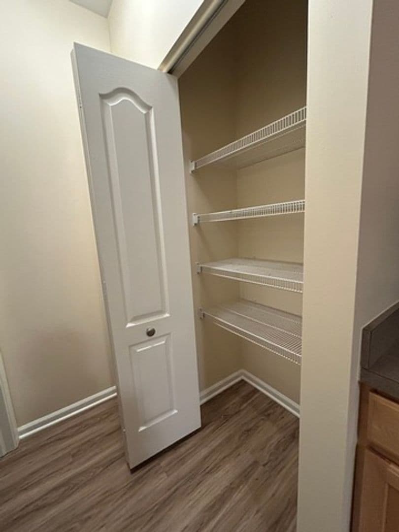 Carpentersville Condo: 1221 Brookdale Drive