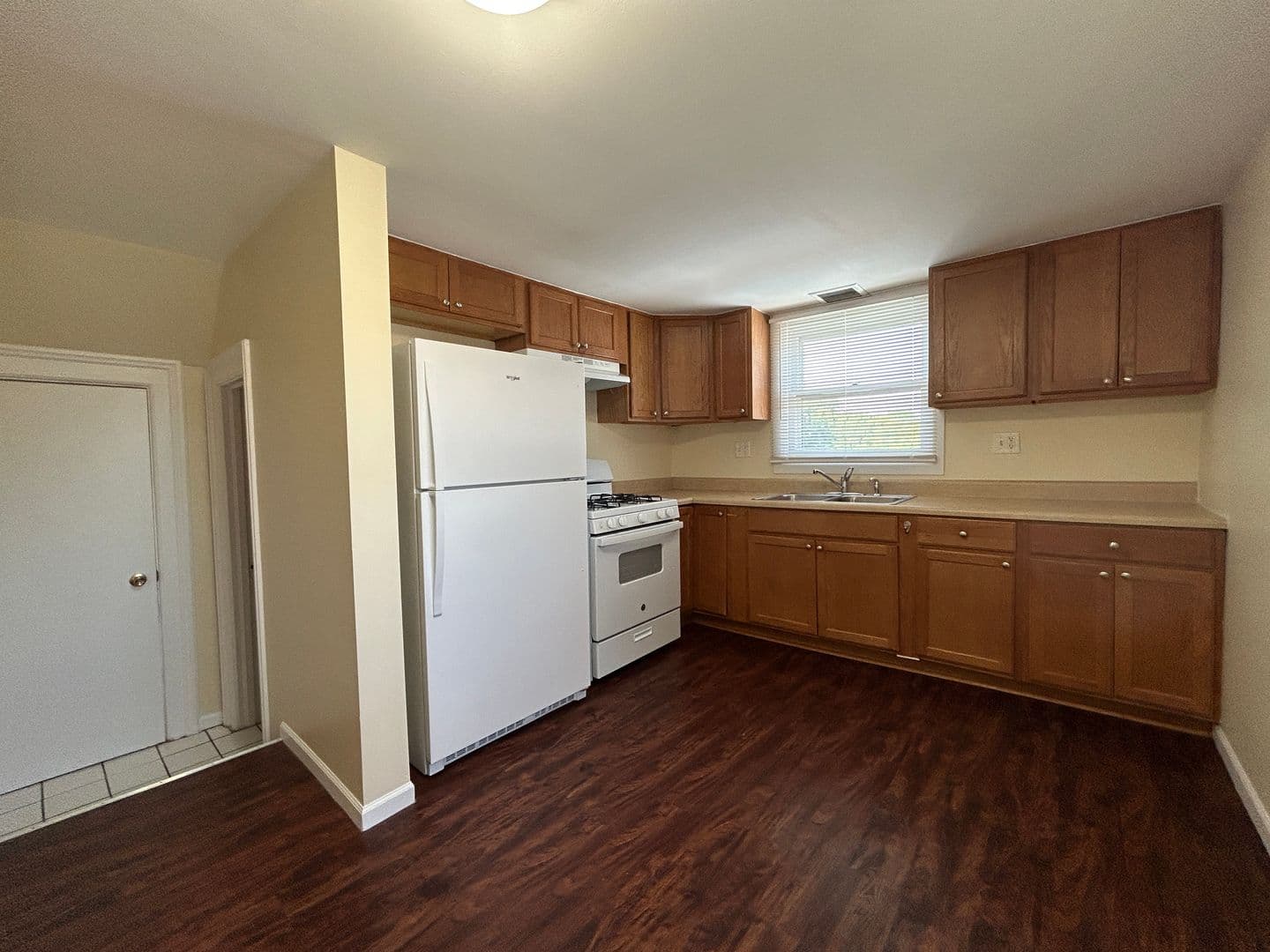 Elgin Multiplex: 418 St. Charles St