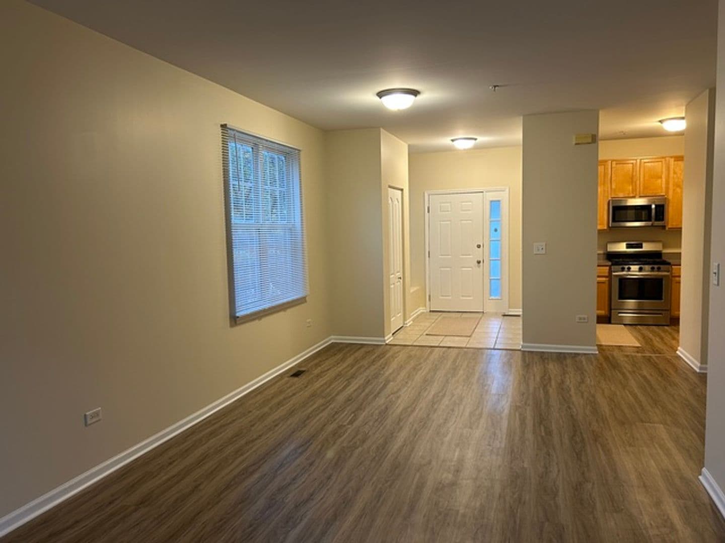 Carpentersville Condo: 1221 Brookdale Drive