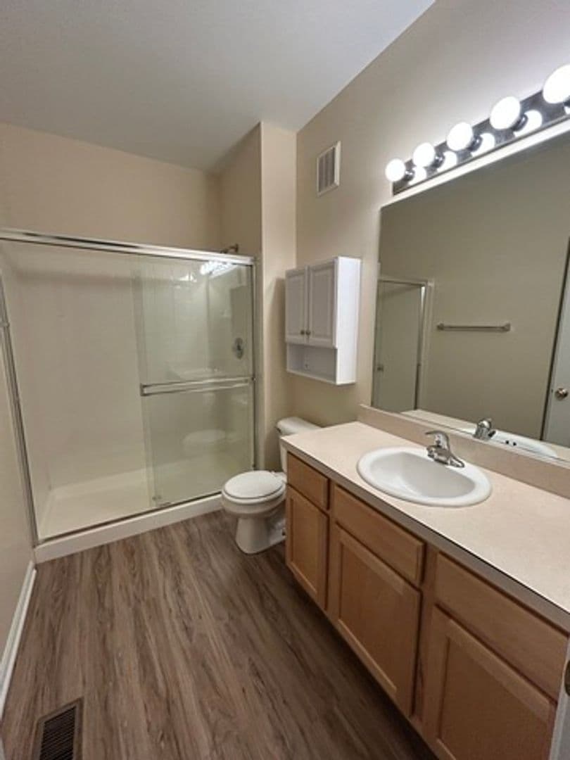 Carpentersville Condo: 1221 Brookdale Drive