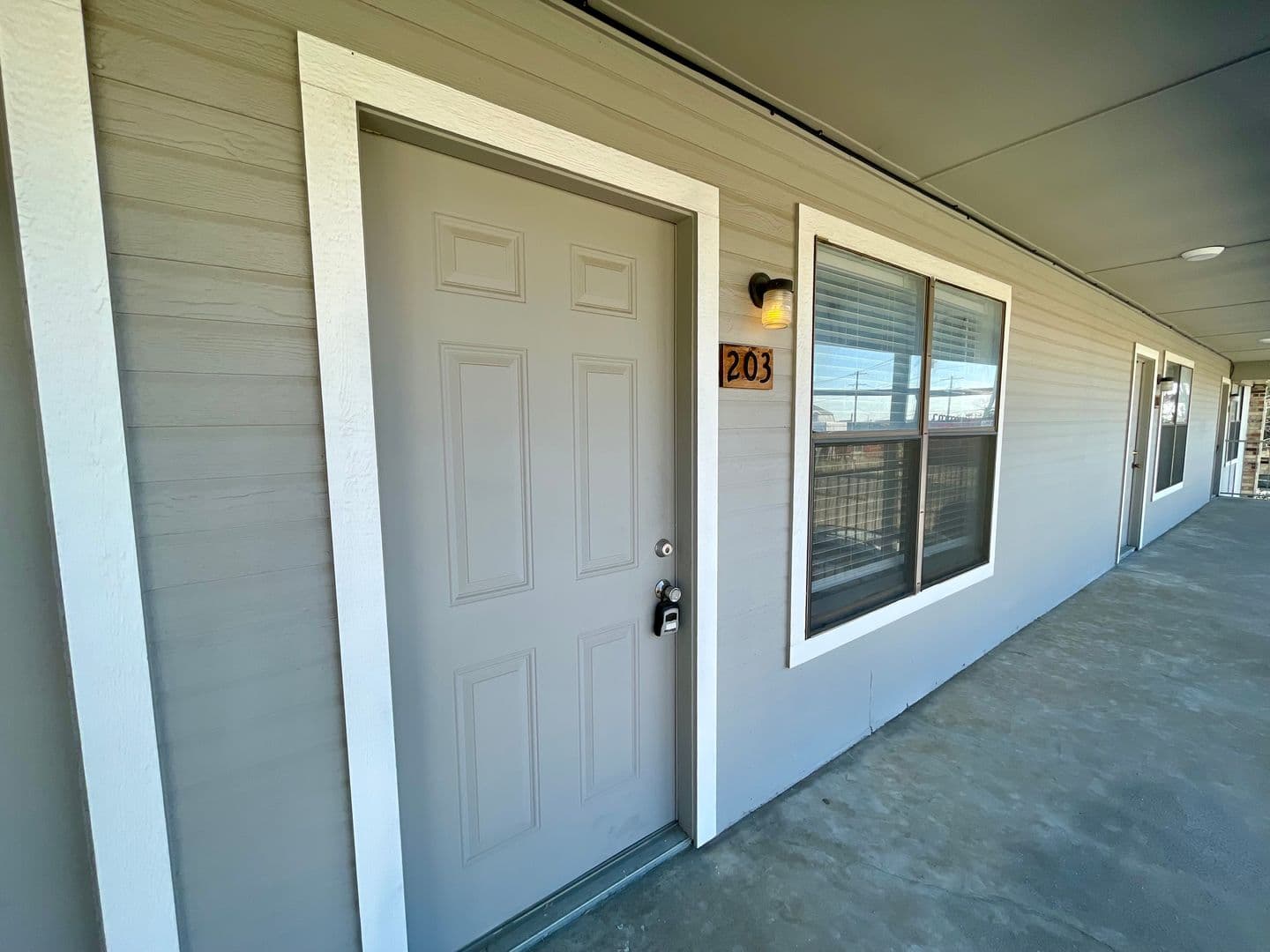 Denton Apartment: 2526 W Prairie