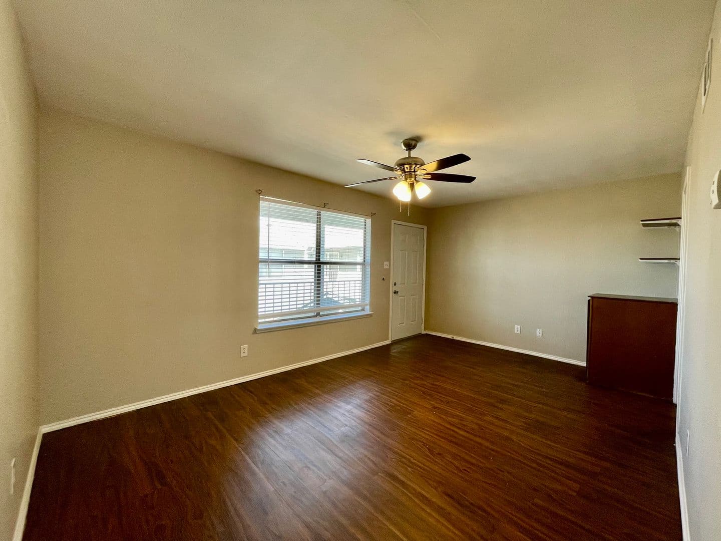 Denton Apartment: 2526 W Prairie