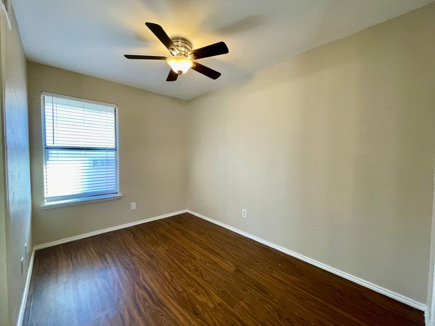 Denton Apartment: 2526 W Prairie