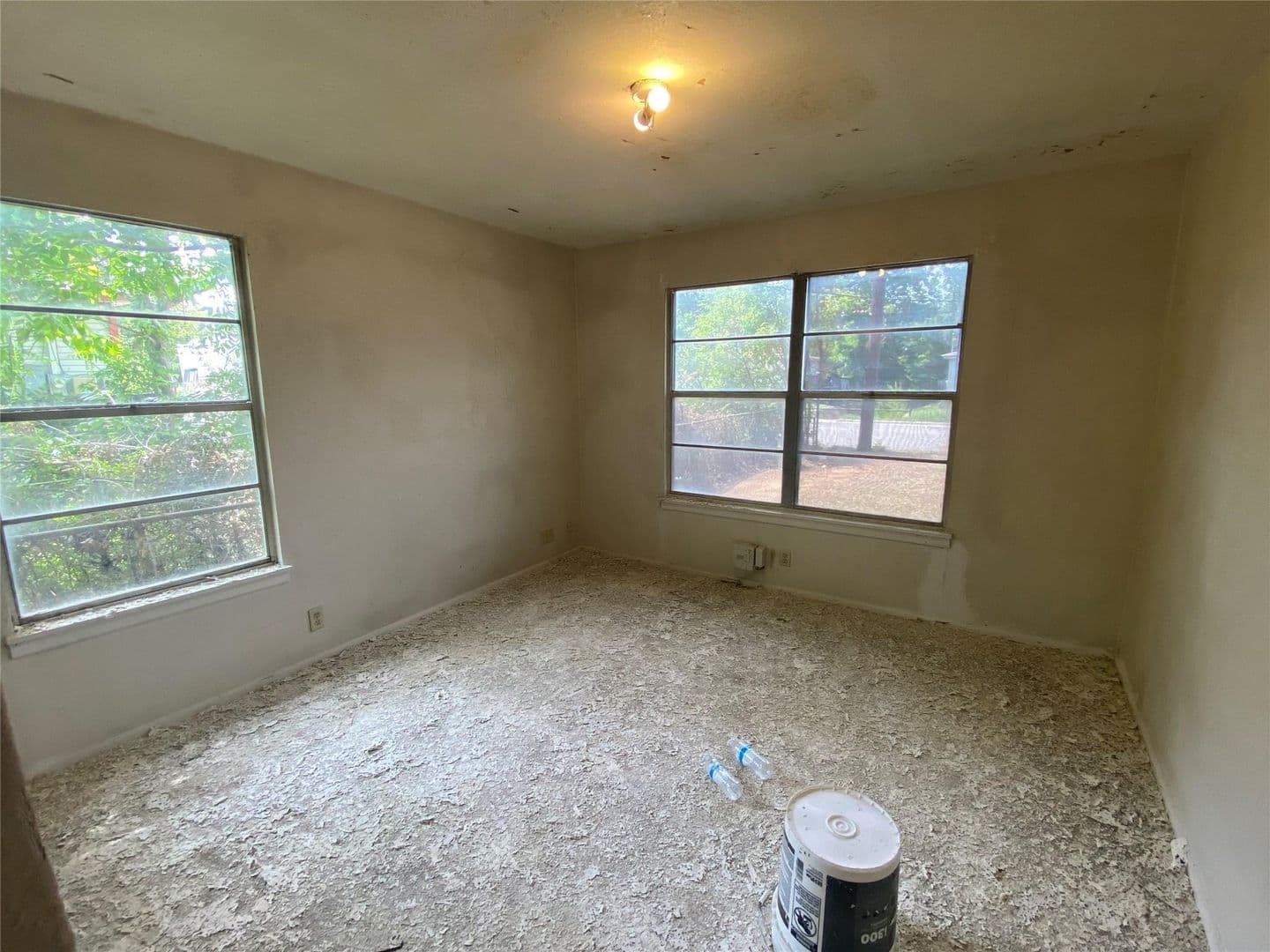Denton House: 1412 Oakwood Dr