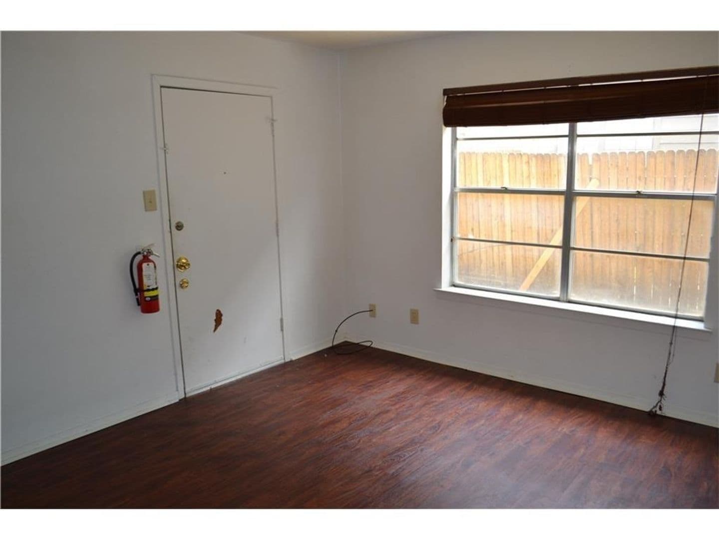 Denton Apartment: 1107 N Locust St.