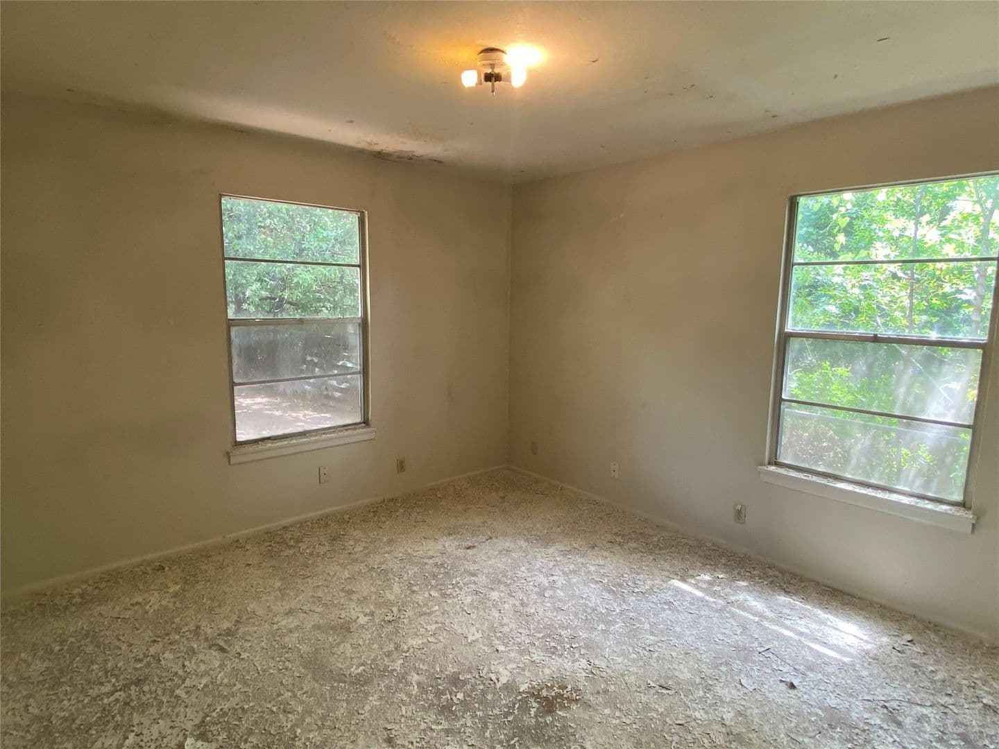 Denton House: 1412 Oakwood Dr