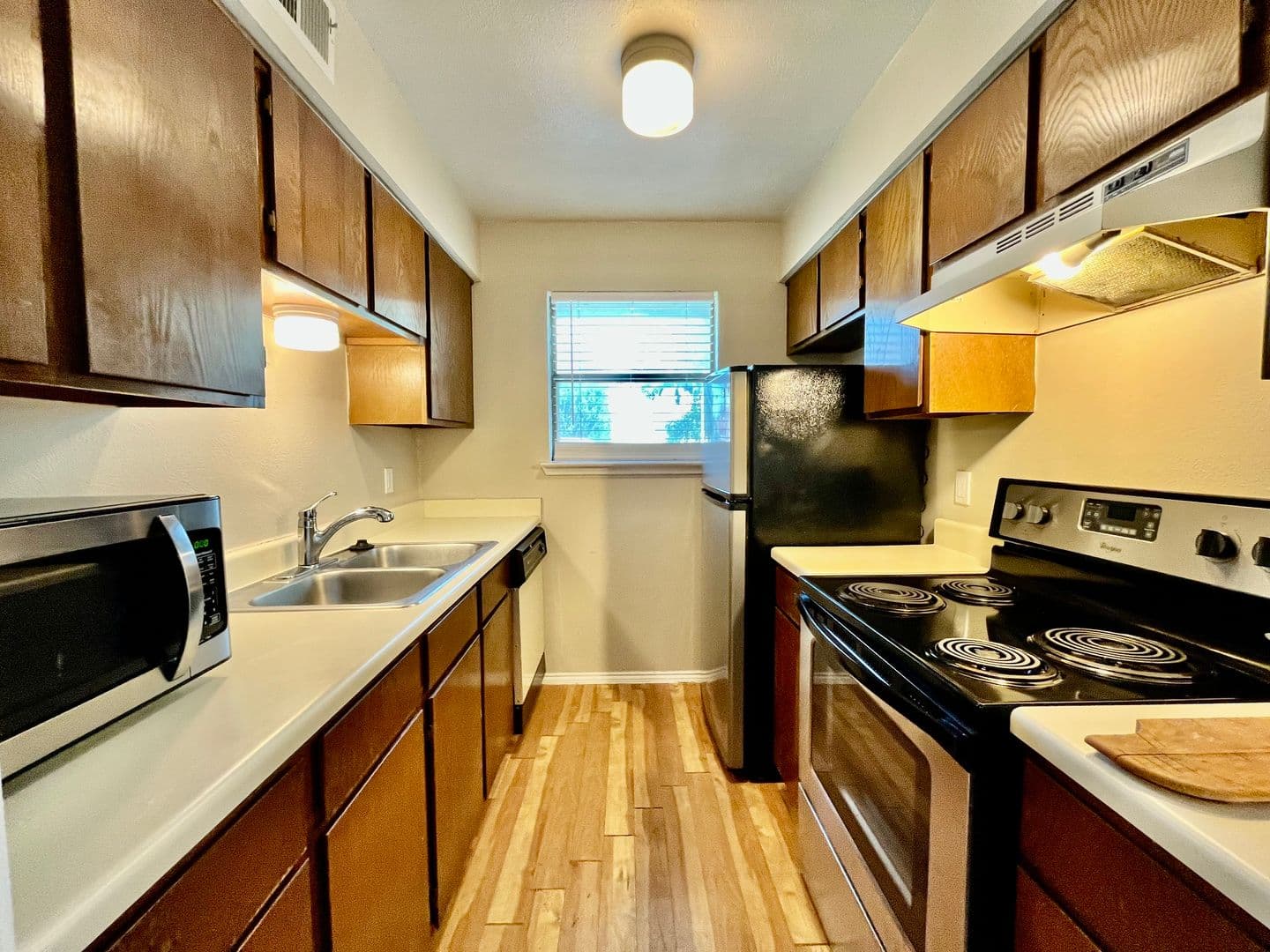 Denton Apartment: 2526 W Prairie