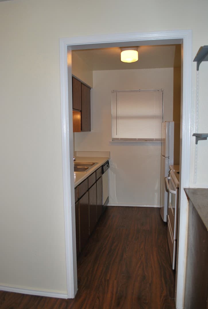 Denton Apartment: 2526 W Prairie