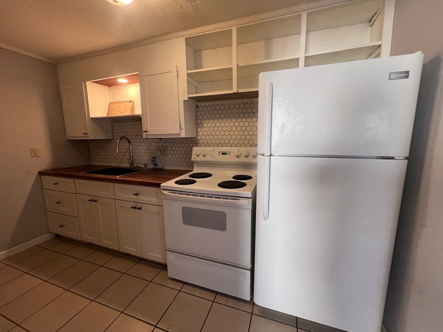 Bowling Green Apartment: 1217 Chestnut Street