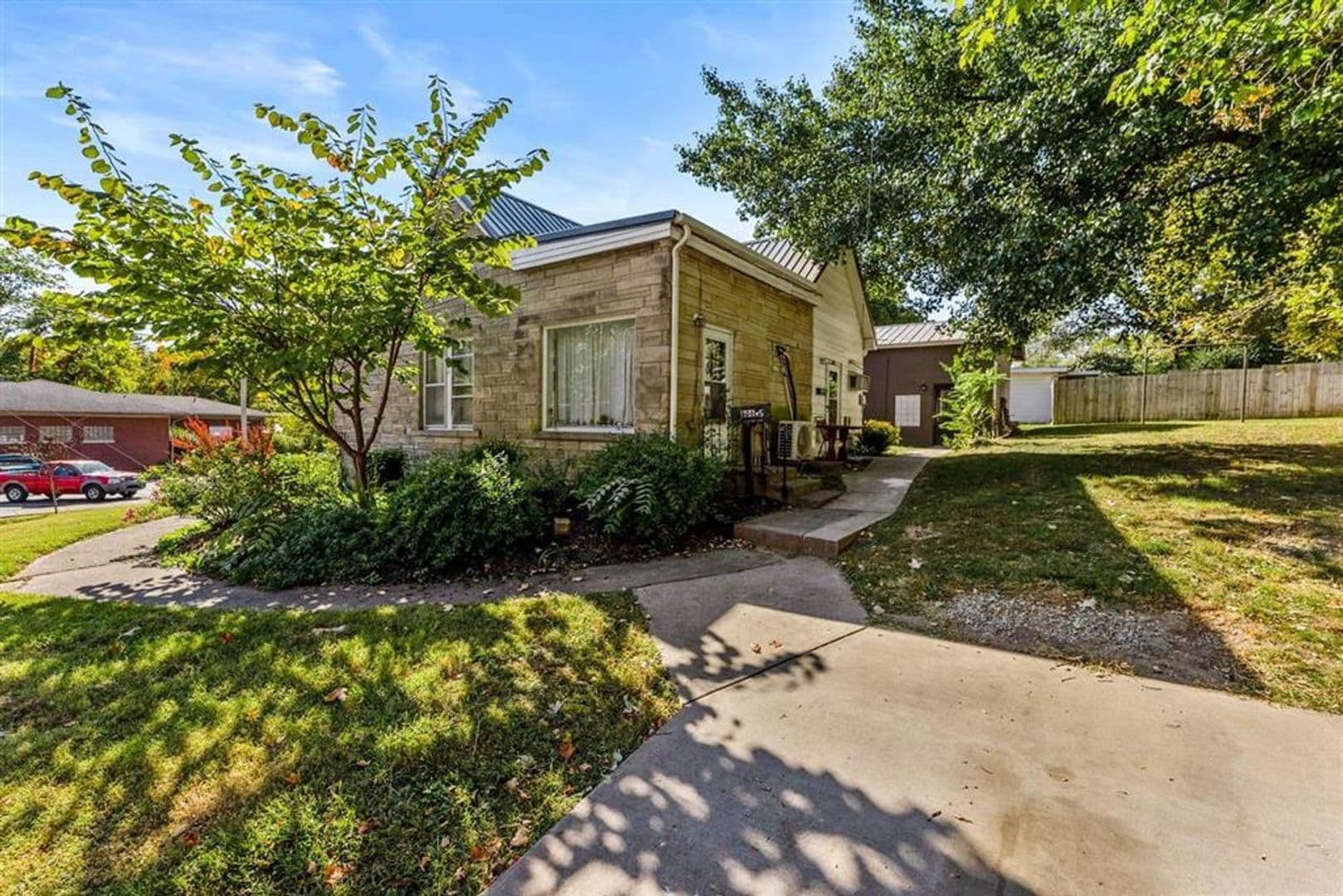 Glasgow Apartment: 306 East Main Street