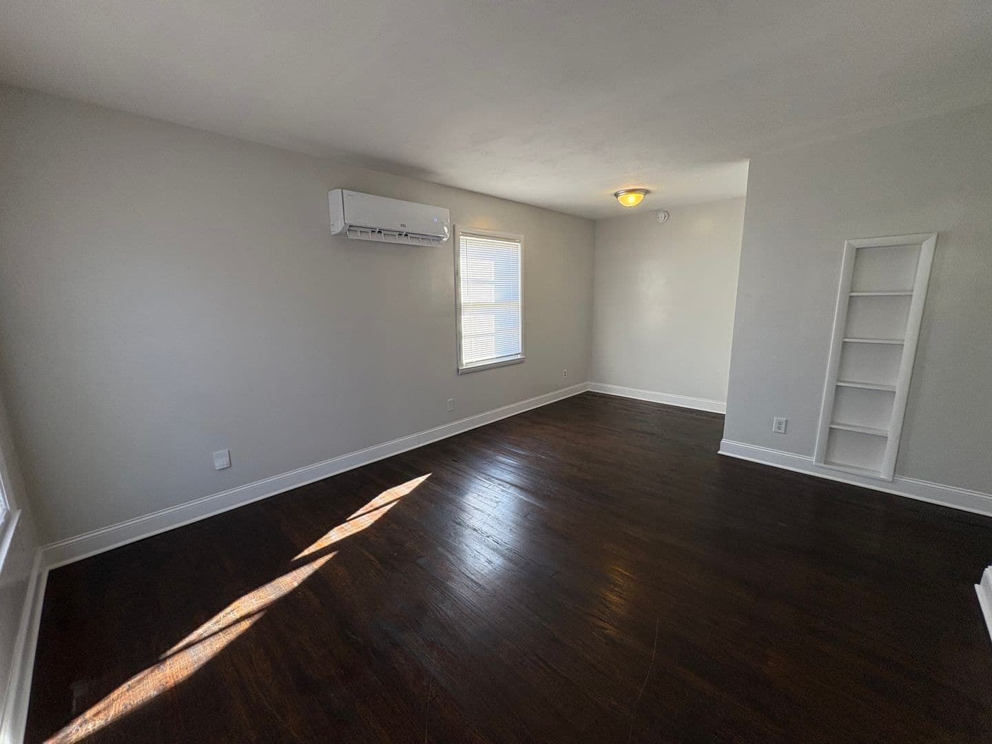 Bowling Green House: 429 Gary Avenue