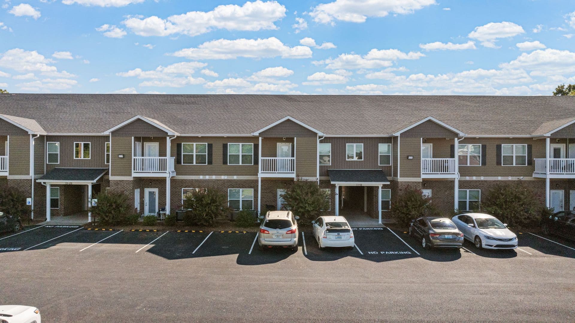 Bowling Green Apartment: 1592 Collegeview Drive