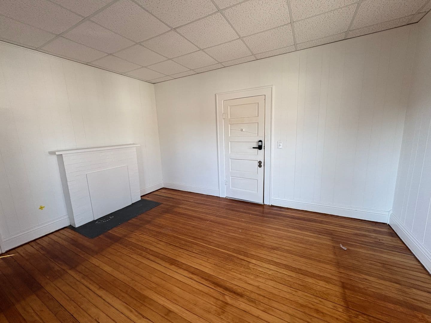 Glasgow Apartment: 402 E Wayne Street