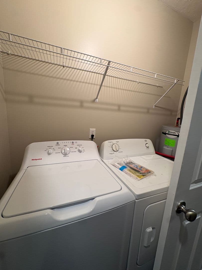 Bowling Green Apartment: 526 Dennis Way
