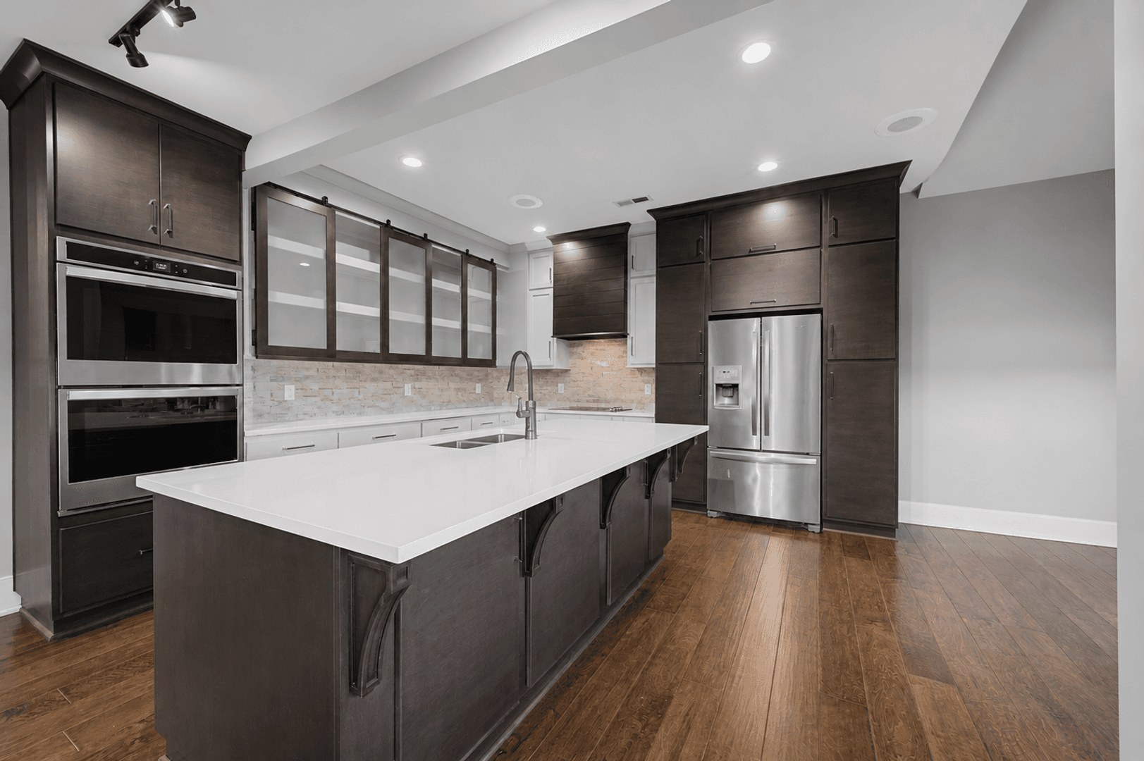 Bowling Green Apartment: 1044 Chestnut Street