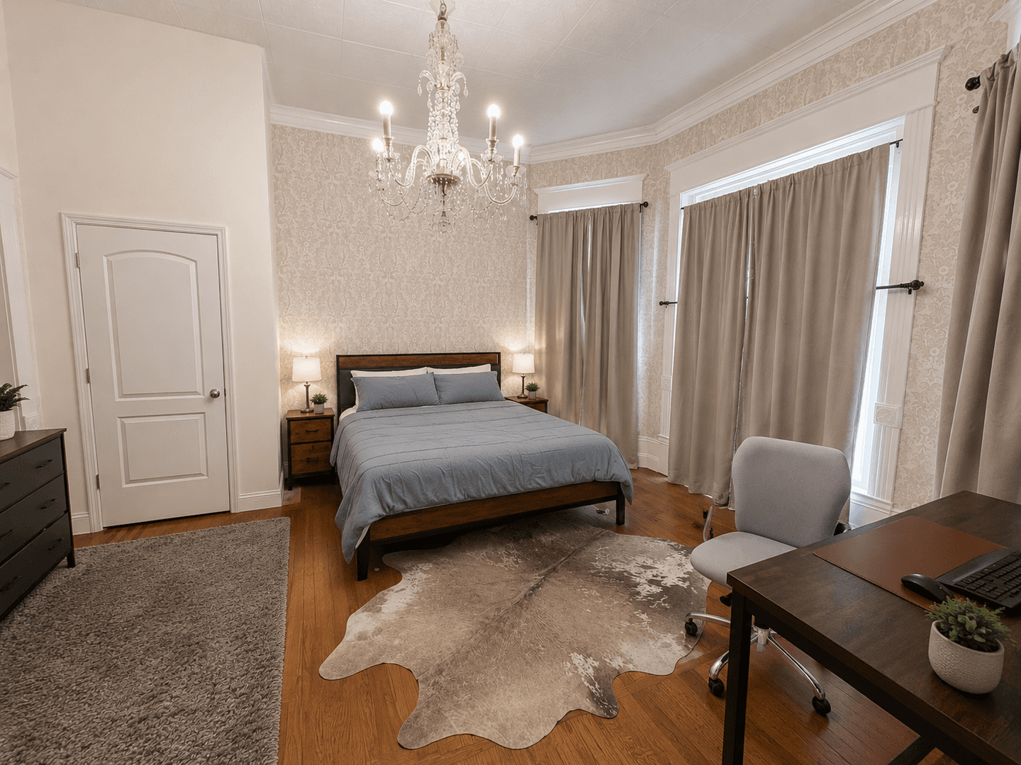 Bowling Green Apartment: 1338 College Street