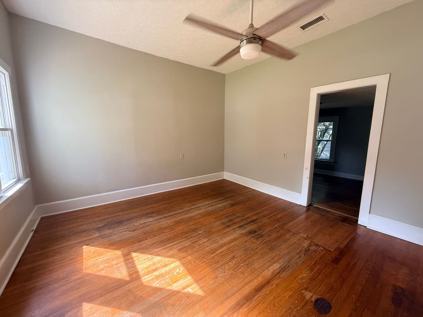 Bowling Green Apartment: 1402 High Street