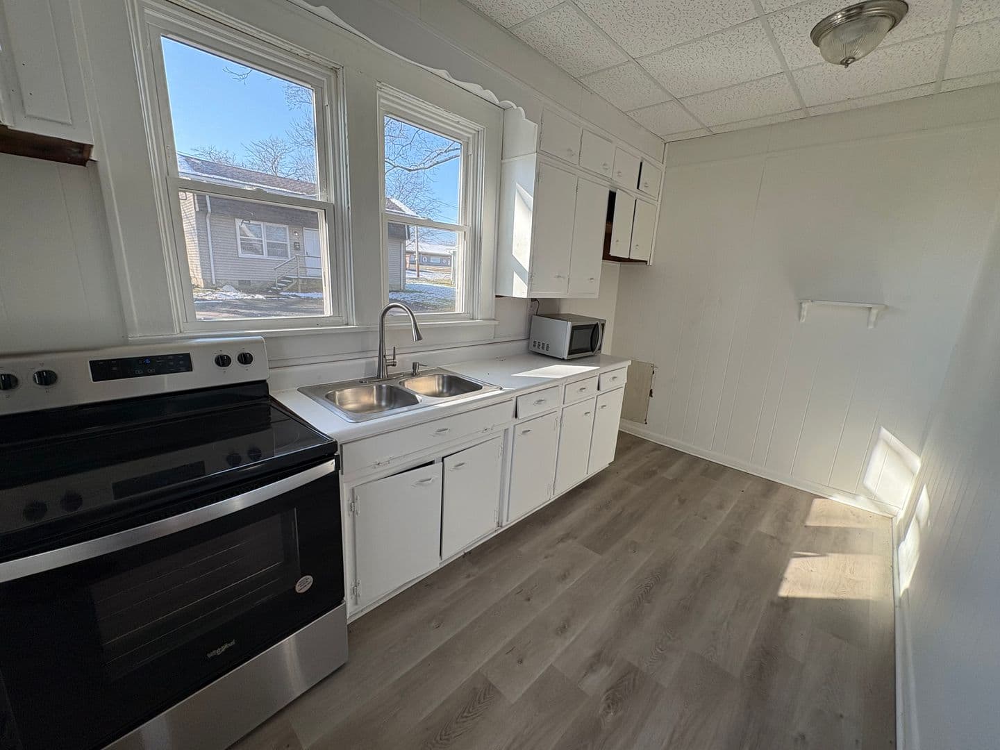 Glasgow Apartment: 402 E Wayne Street