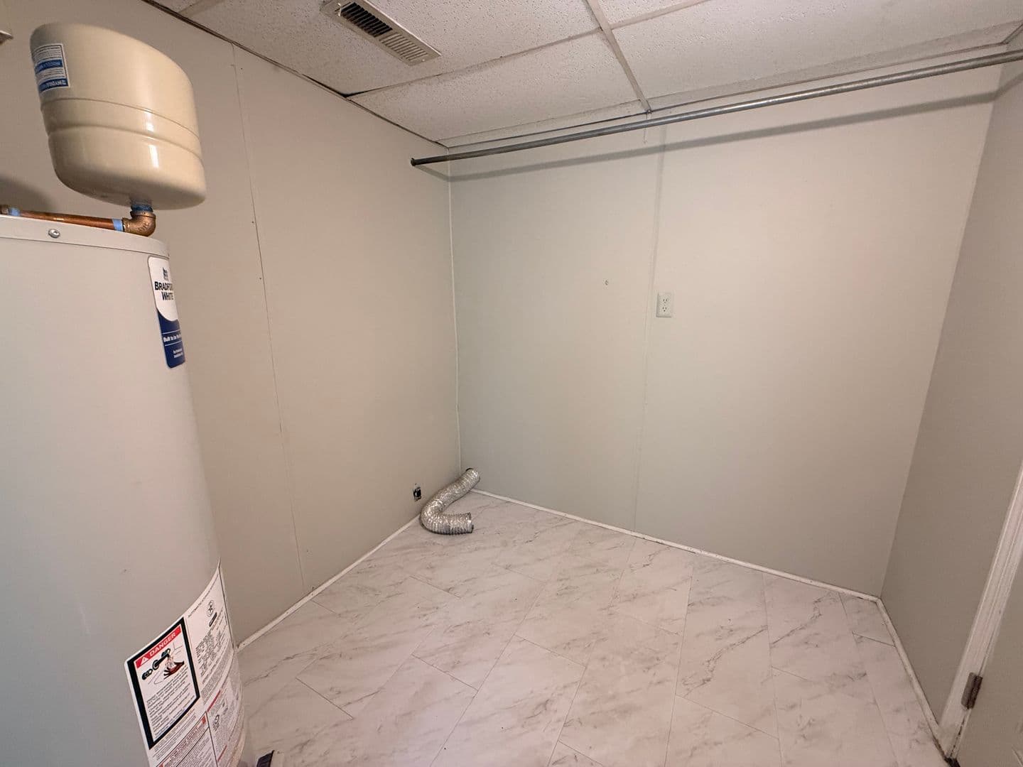 Bowling Green Apartment: 1402 High Street