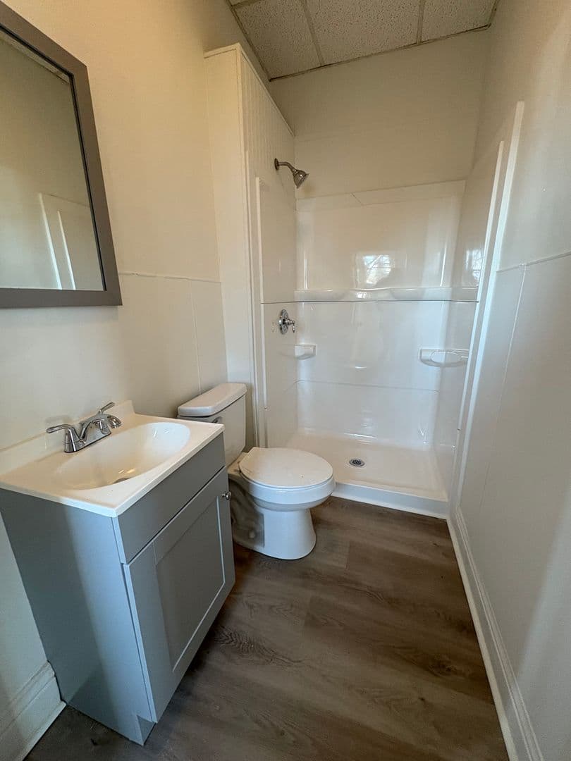 Glasgow Apartment: 402 E Wayne Street