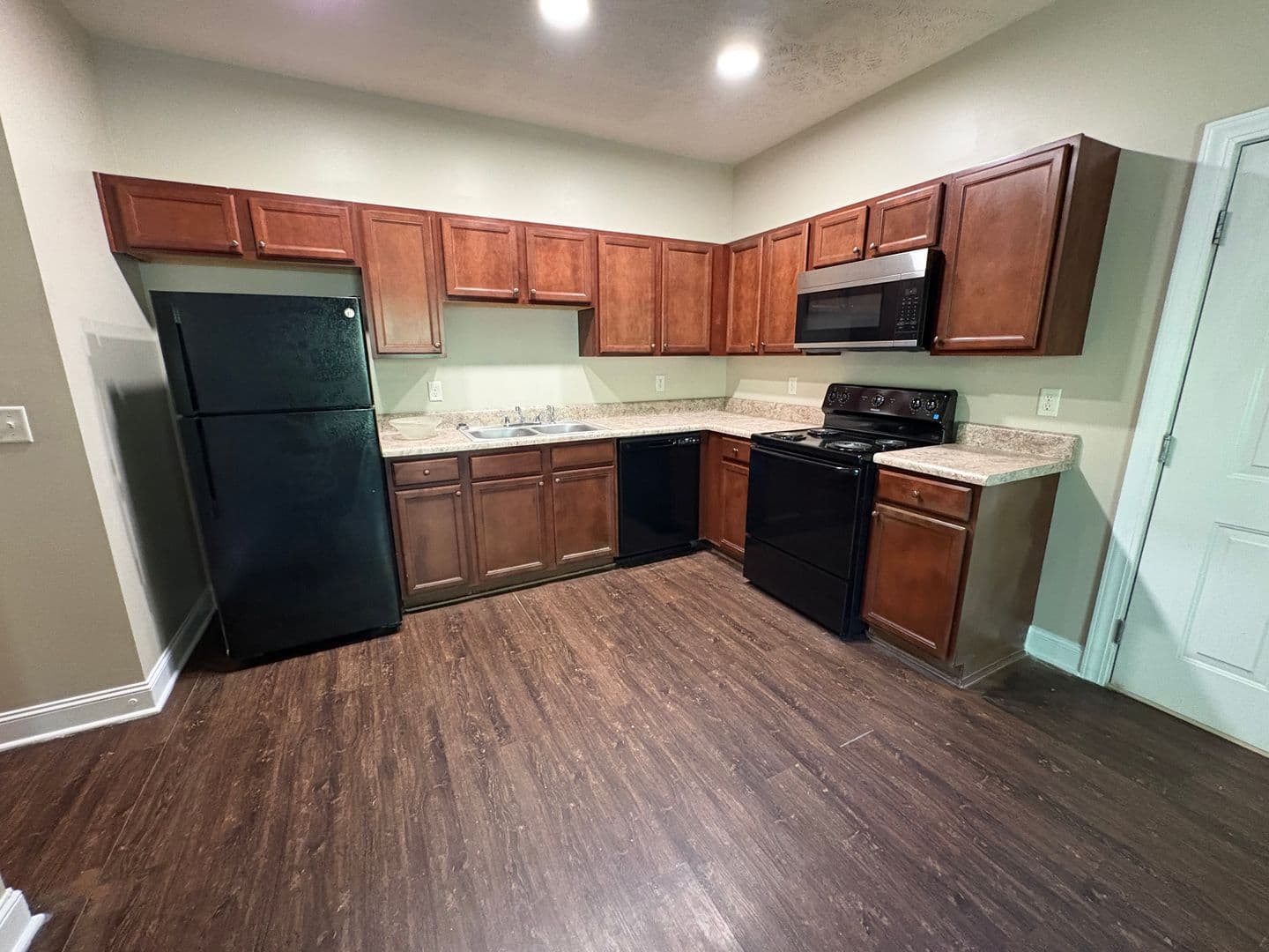 Bowling Green Apartment: 526 Dennis Way