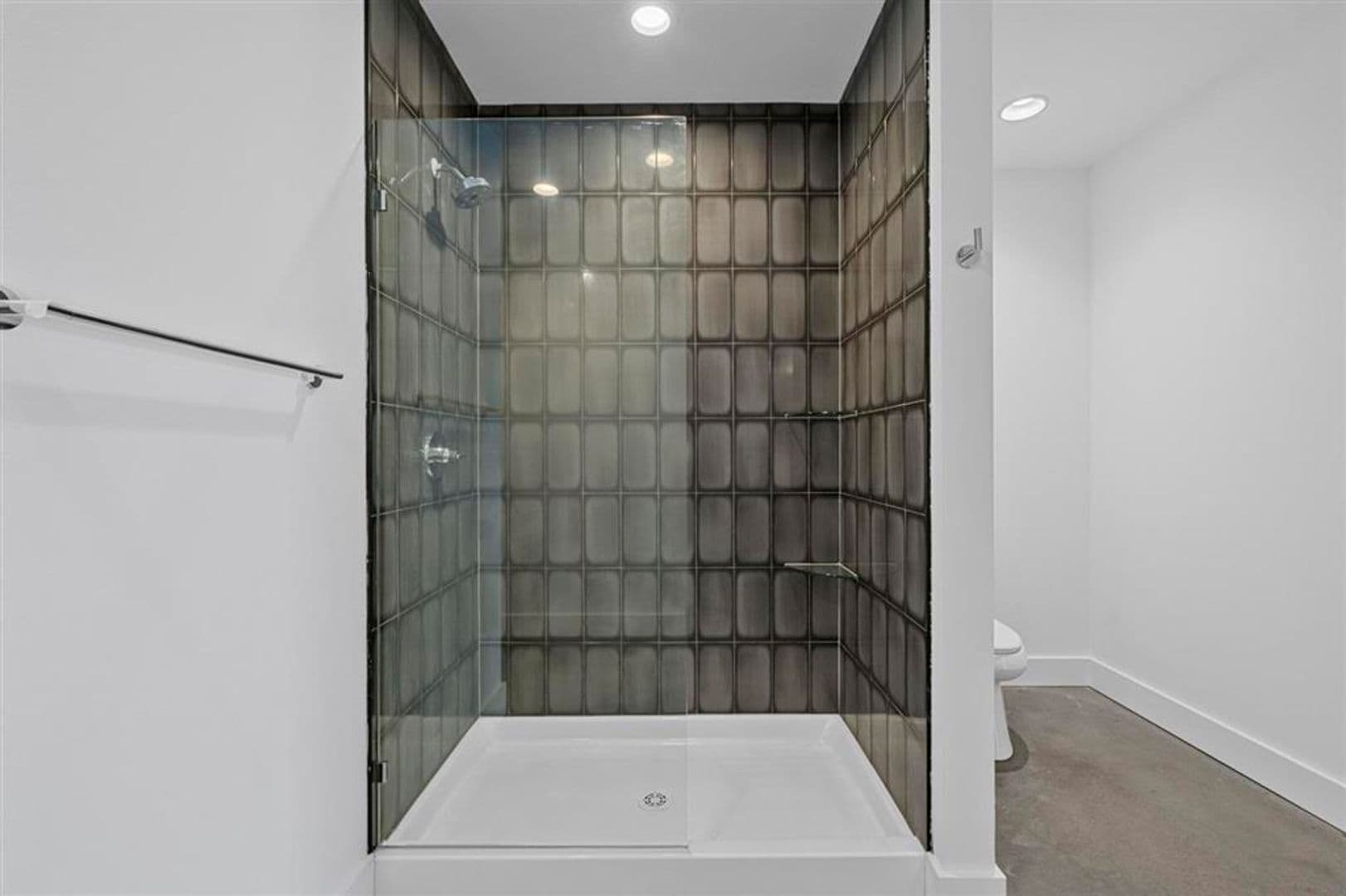 Bowling Green Apartment: 1131 Fairview Avenue