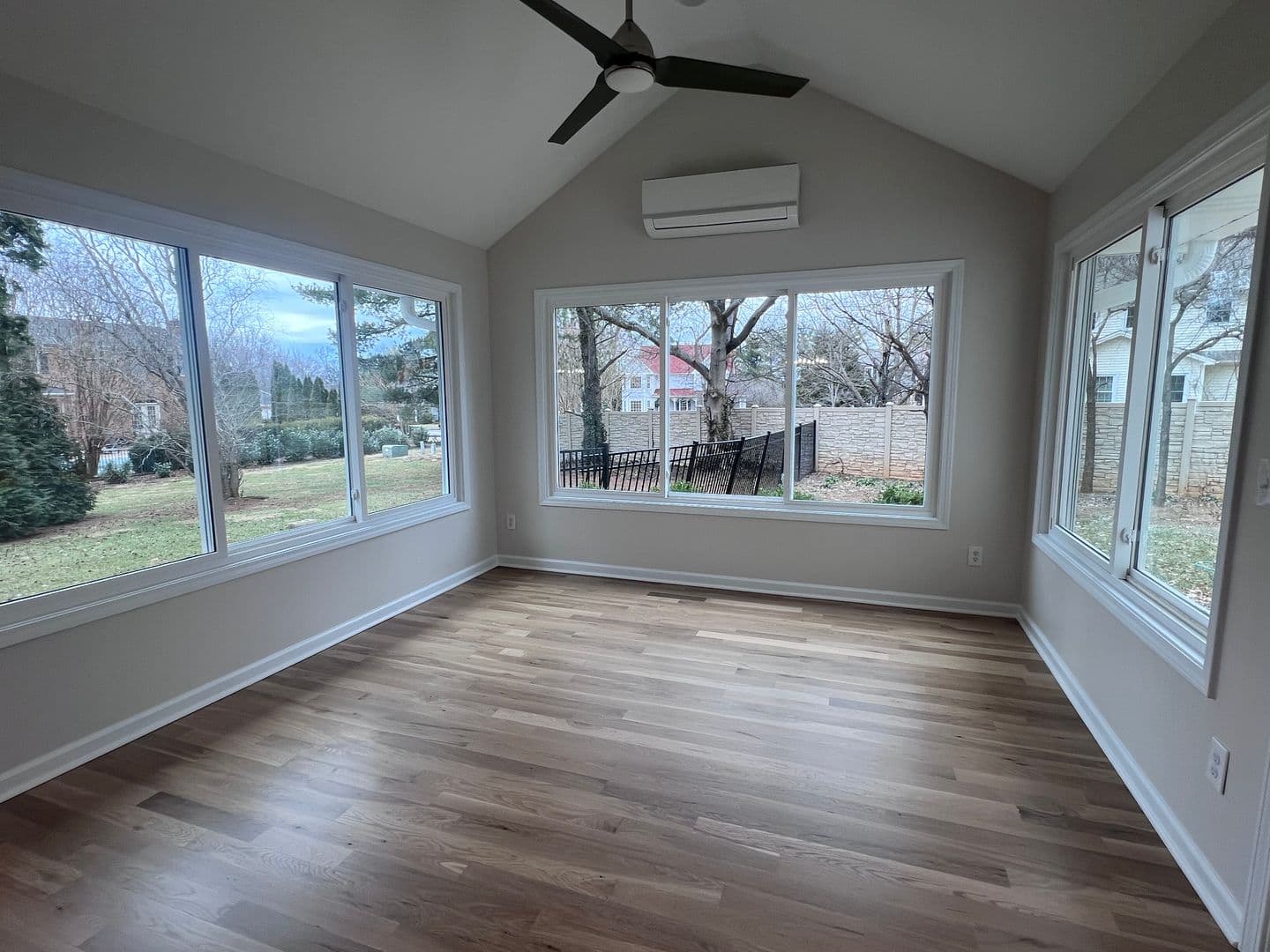 Bowling Green House: 663 Huntington Street
