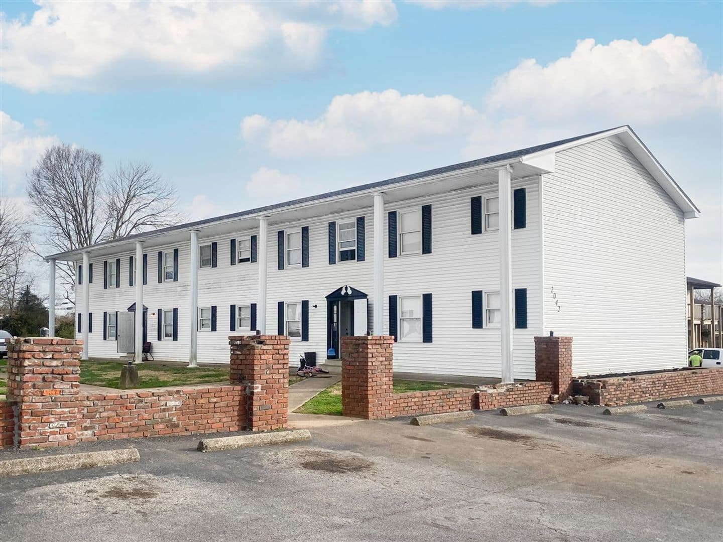 Bowling Green Apartment: 2042 Rock Creek Road