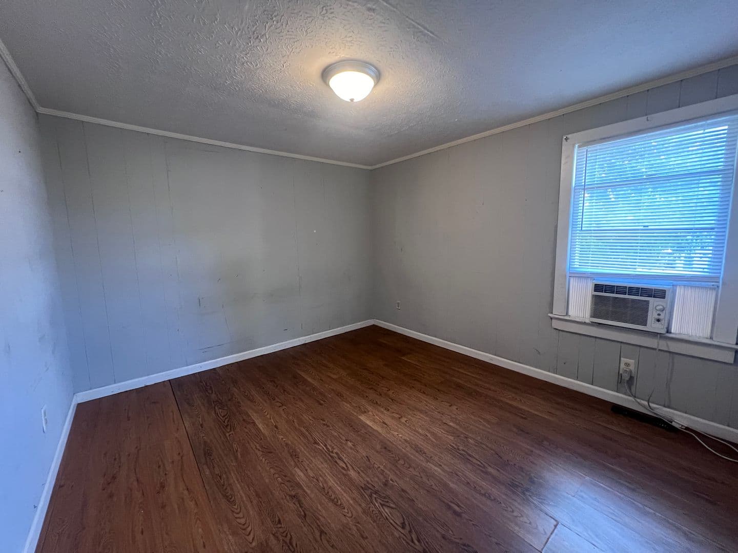 Bowling Green Apartment: 1217 Chestnut Street