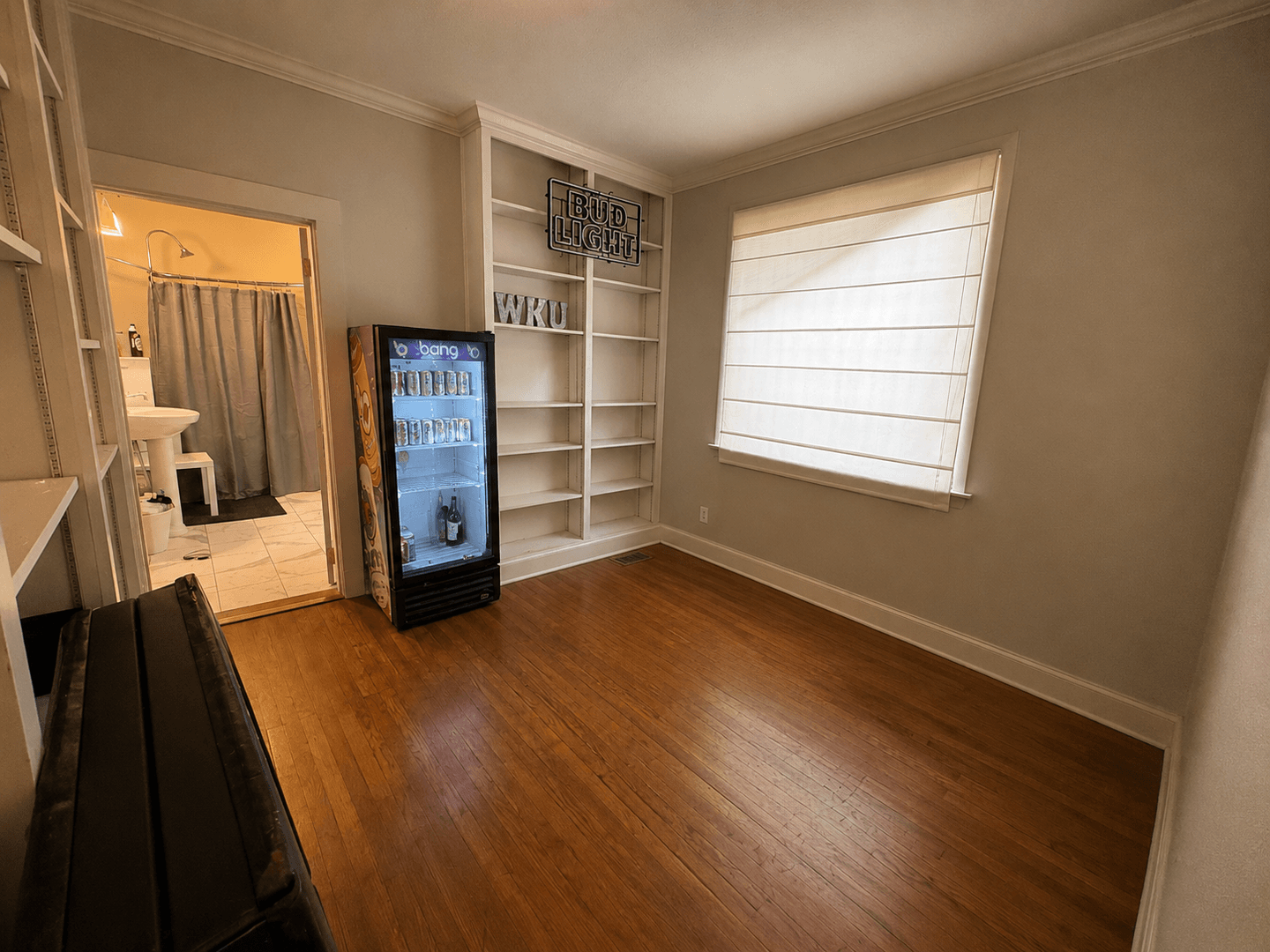 Bowling Green Apartment: 1338 College Street