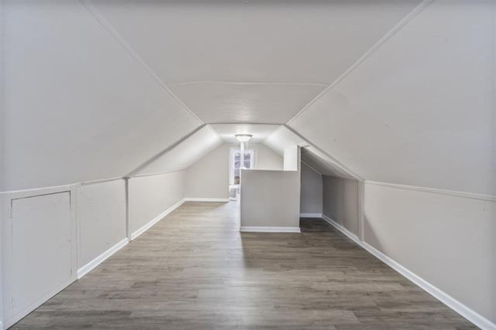 Glasgow House: 229 Eastview