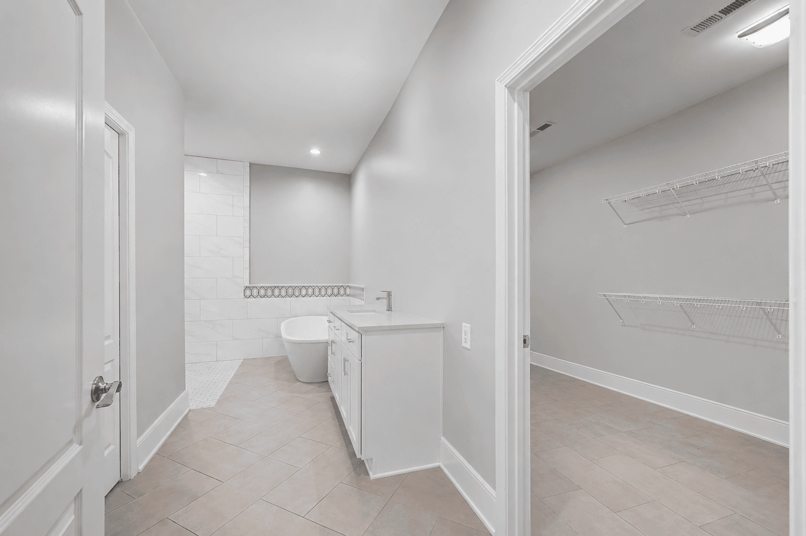 Bowling Green Apartment: 1044 Chestnut Street