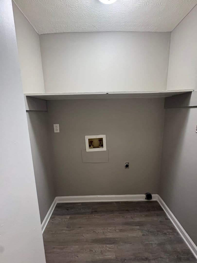 Bowling Green Apartment: 2042 Rock Creek Road