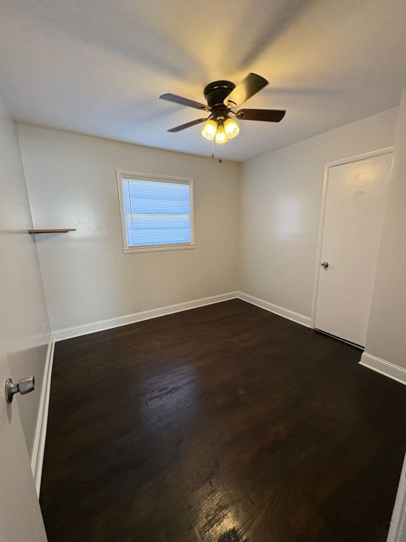 Bowling Green House: 429 Gary Avenue