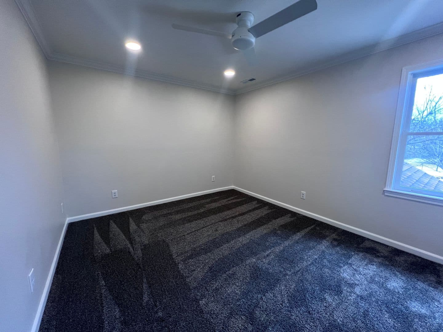 Bowling Green House: 663 Huntington Street