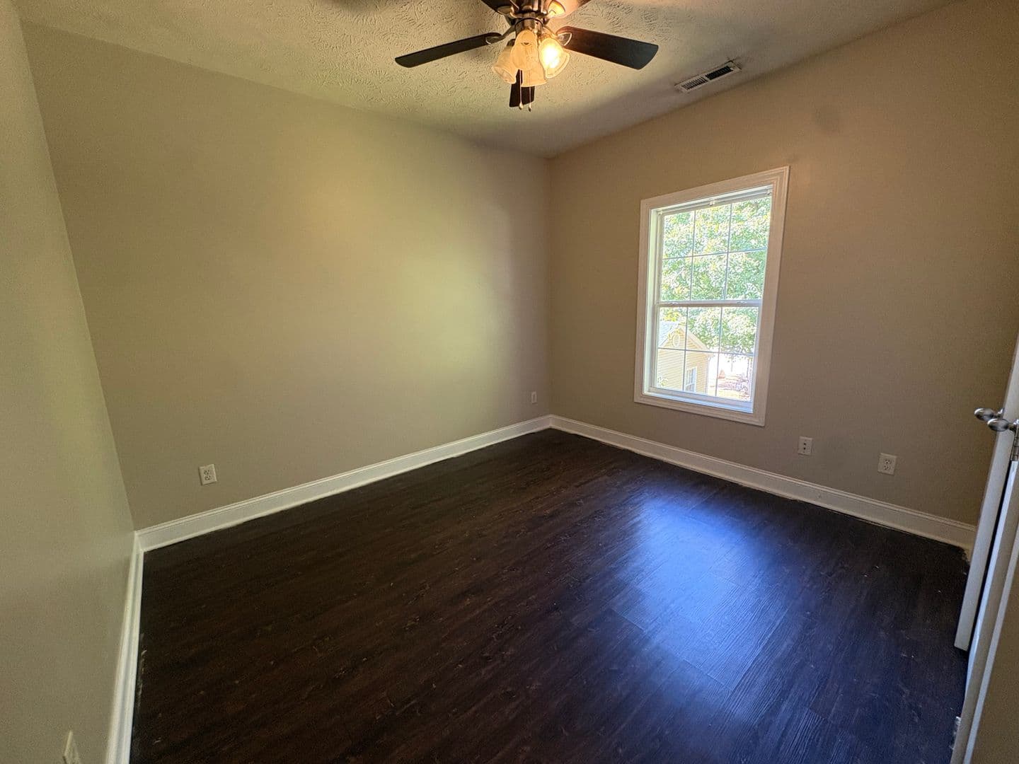 Bowling Green Apartment: 526 Dennis Way